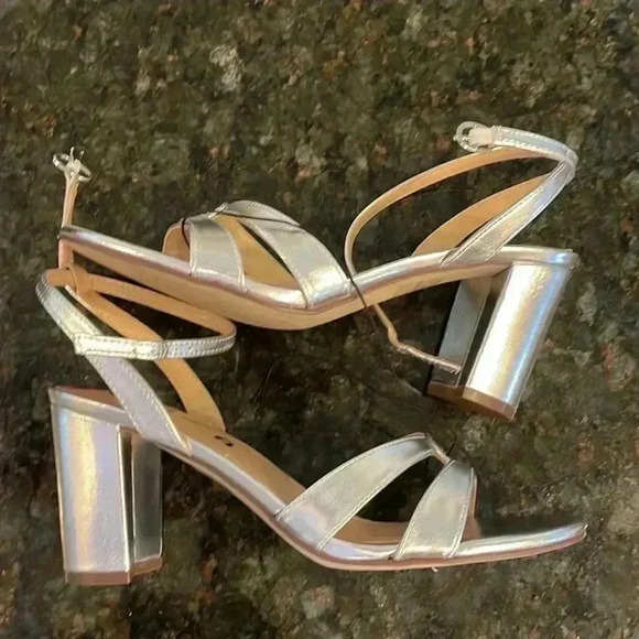 Unisa silver sandal heels, size 10. New. - Picture 2 of 5